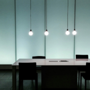 Raumgestaltung Konferenzraum mit Beleuchtungskonzept